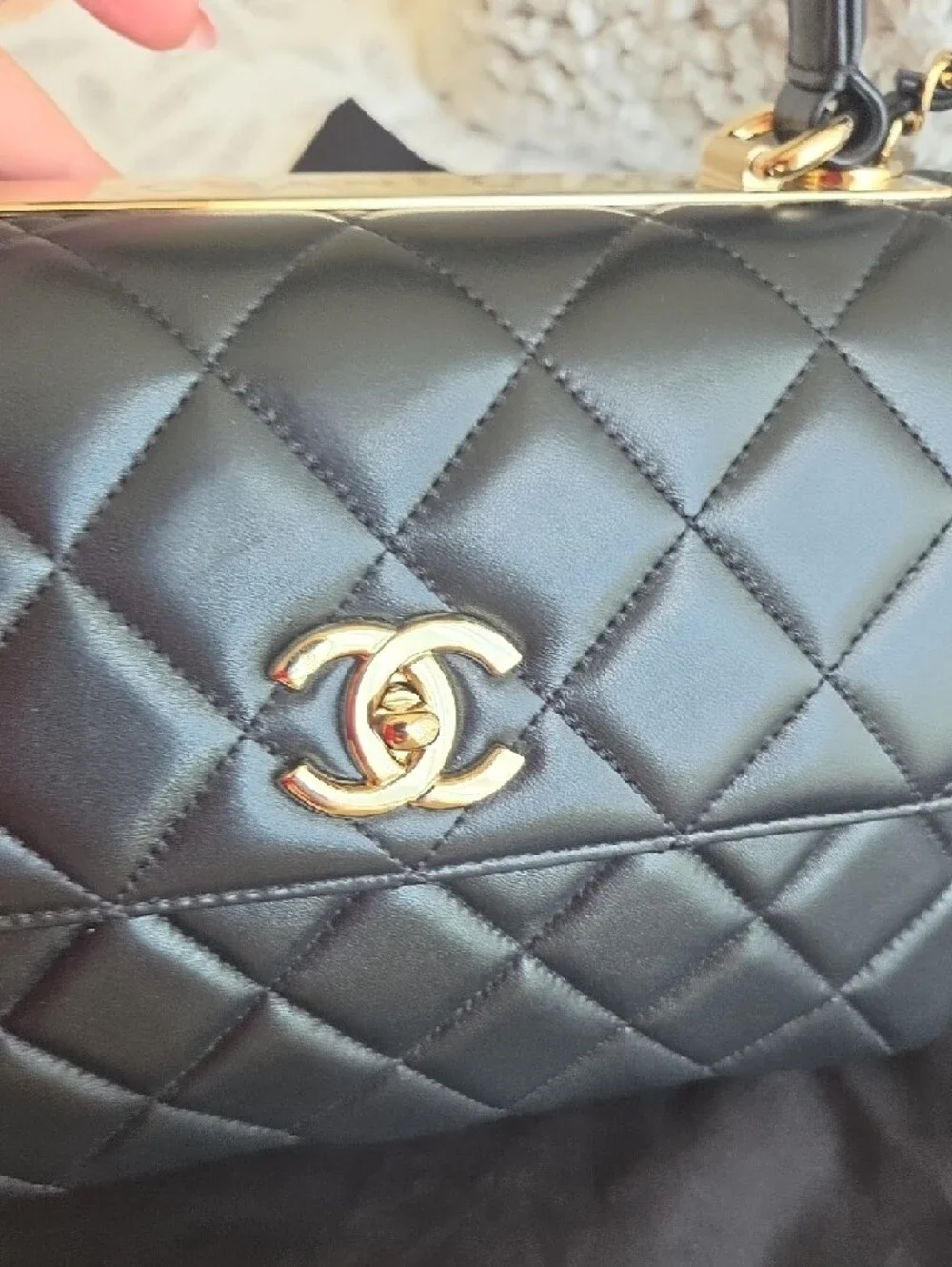CHANEL Black Lambskin Trendy CC - Picture 8 of 17